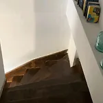 Schicke Neue شقة
