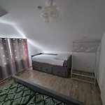 Schicke Neue شقة
